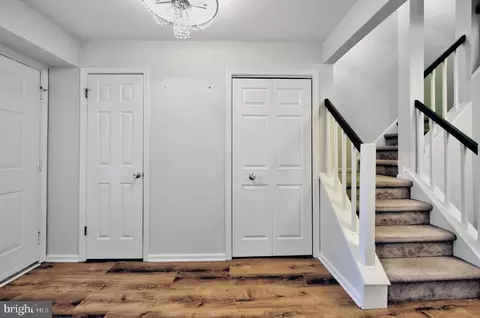 Entry Way - 58 Soldiers Sq, Chesterbrook, PA 19087 photo 2 of 6