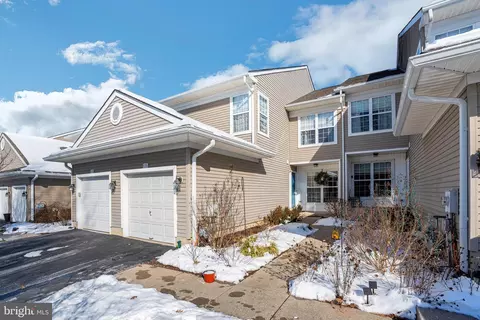 135 Stewarts Ct #304, Phoenixville, PA 19460