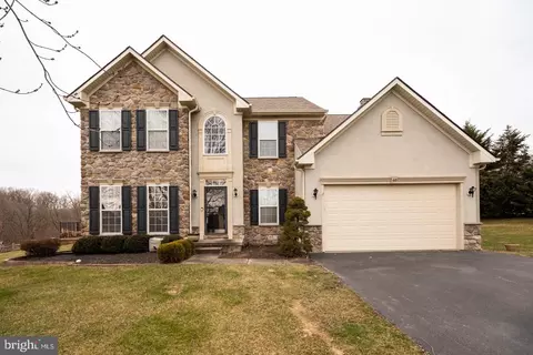 40 Caversham Dr, West Grove, PA 19390