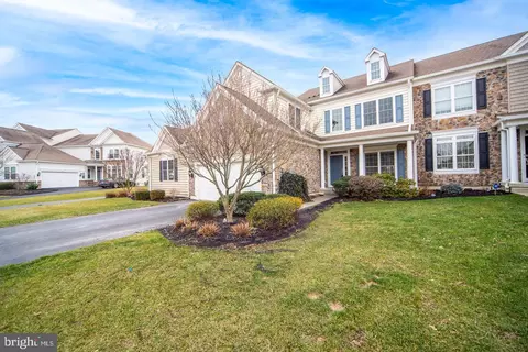 335 S Caldwell Cir, Downingtown, PA 19335