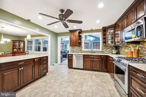 1328 Anthony Wayne Dr, Wayne, PA 19087 photo 7