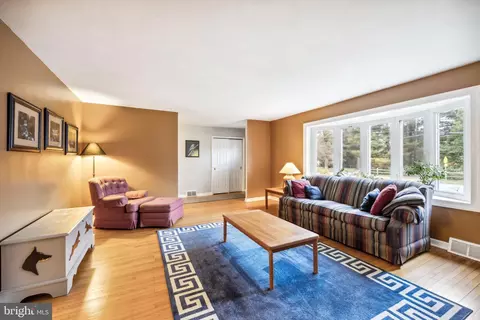 1328 Anthony Wayne Dr, Wayne, PA 19087 photo 5