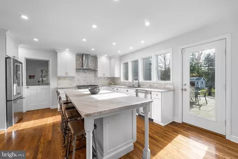 Kitchen - 405 Berkley Rd, Devon, PA 19333 photo 4 of 4