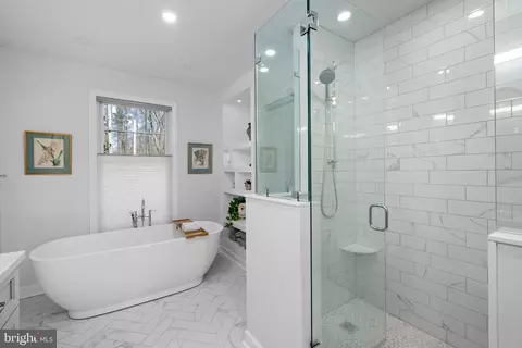 Bath - 405 Berkley Rd, Devon, PA 19333 photo 2 of 6