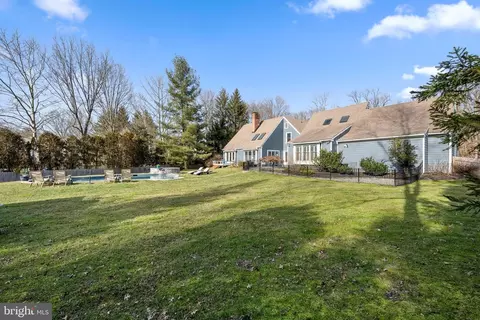 Exterior - 405 Berkley Rd, Devon, PA 19333 photo 10 of 12
