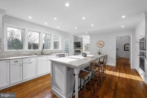 Kitchen - 405 Berkley Rd, Devon, PA 19333 photo 2 of 4