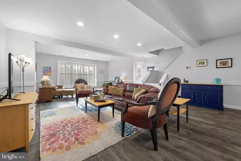 Living - 405 Berkley Rd, Devon, PA 19333 photo 4 of 4