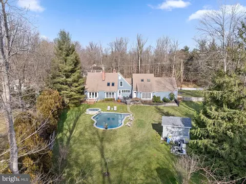 View/Area - 405 Berkley Rd, Devon, PA 19333 photo 2 of 3