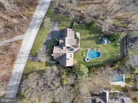View/Area - 405 Berkley Rd, Devon, PA 19333 photo 3 of 3