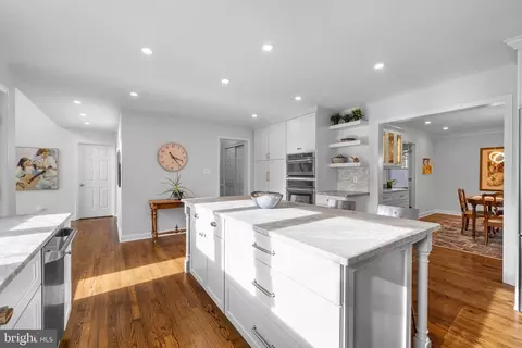 Kitchen - 405 Berkley Rd, Devon, PA 19333 photo 3 of 4