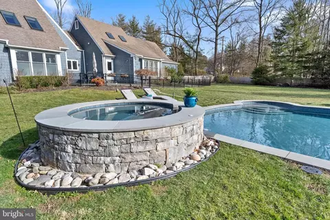 Exterior - 405 Berkley Rd, Devon, PA 19333 photo 8 of 12