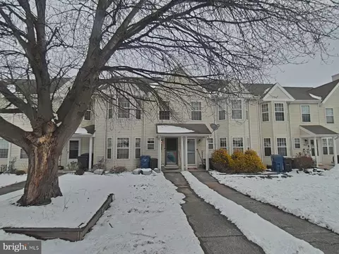 107 Peters Ct, Coatesville, PA 19320