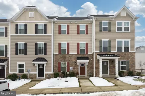 602 Holywell Dr, Malvern, PA 19355