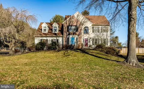98 Aspen Dr, Downingtown, PA 19335