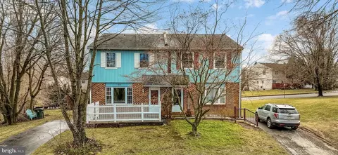 452 Delphi Ct, Downingtown, PA 19335