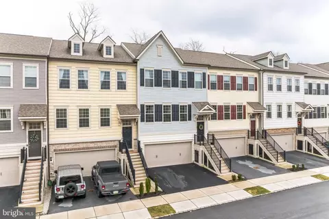 105 Locks Farm Ln, Downingtown, PA 19335