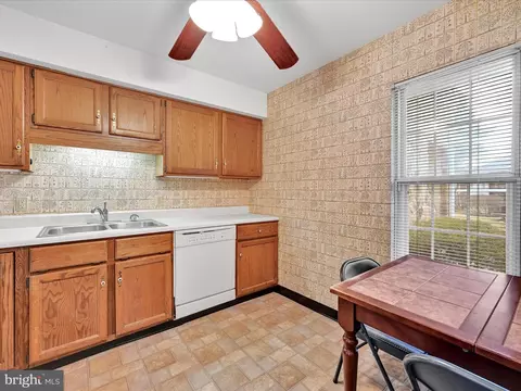 127 Valley Stream Cir, Chesterbrook, PA 19087 photo 9