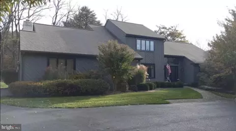17 Montbard Dr, Chadds Ford, PA 19317