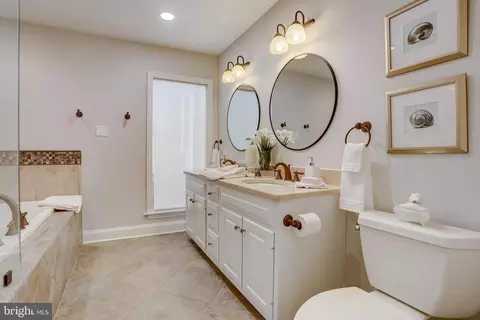 Bath - 30 Sugar Knoll Dr, Devon, PA 19333 photo 1 of 4