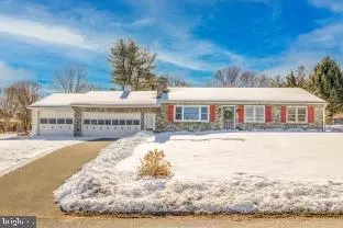 680 Wawassan Dr, Honey Brook, PA 19344