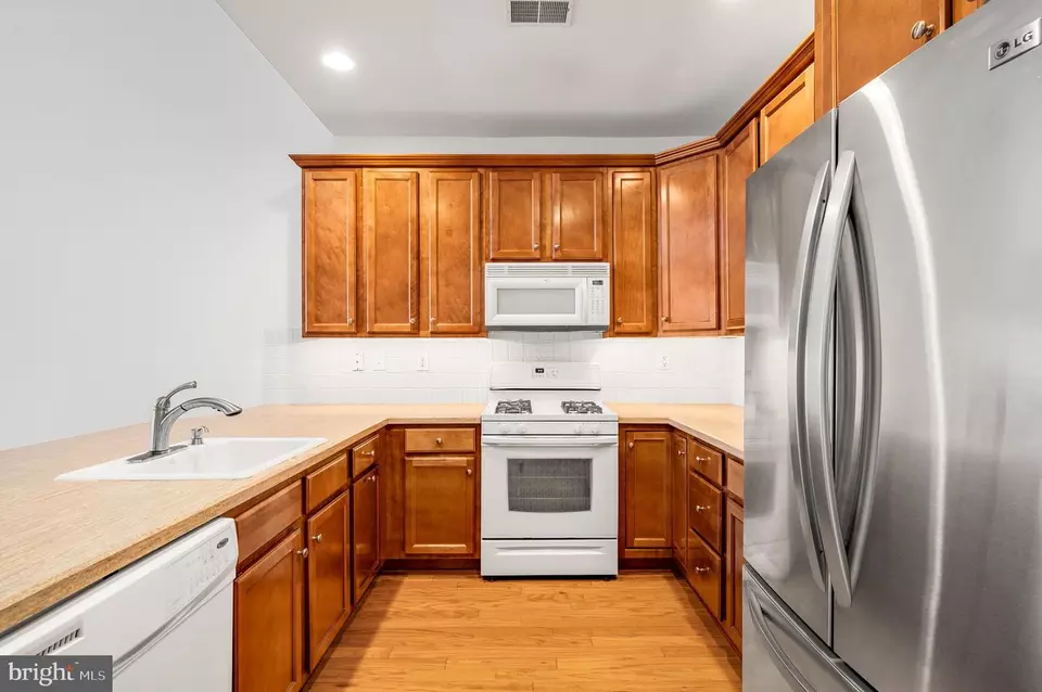 Kitchen - 604 Strawbridge Ln, West Grove, PA 19390 photo 4 of 6