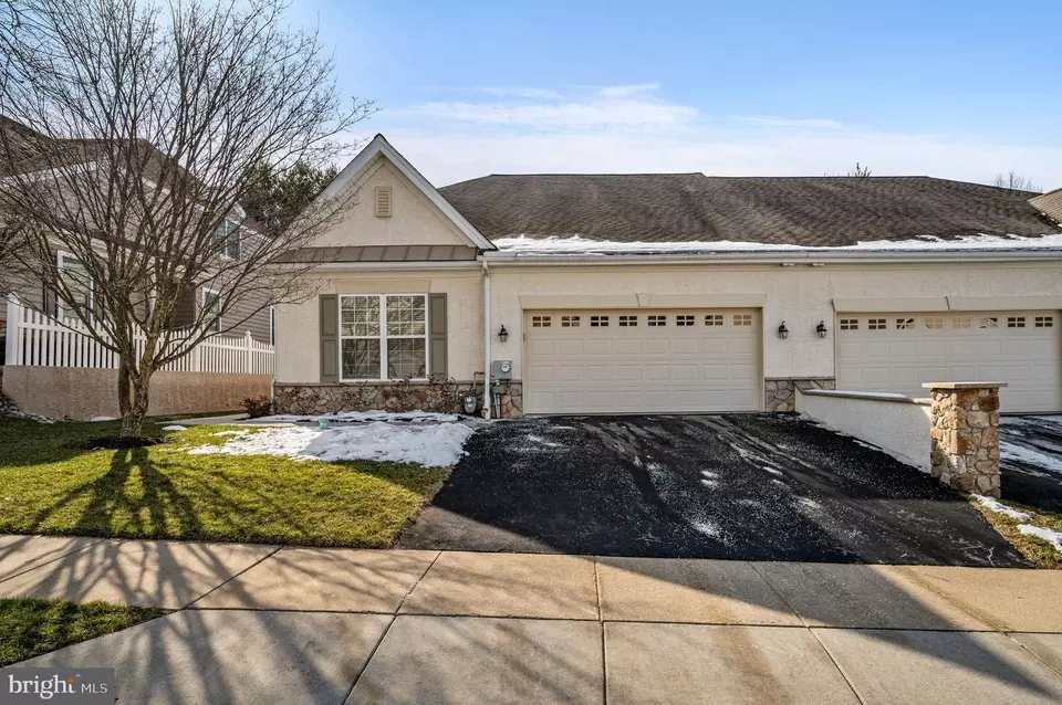 Exterior - 604 Strawbridge Ln, West Grove, PA 19390 photo 1 of 11