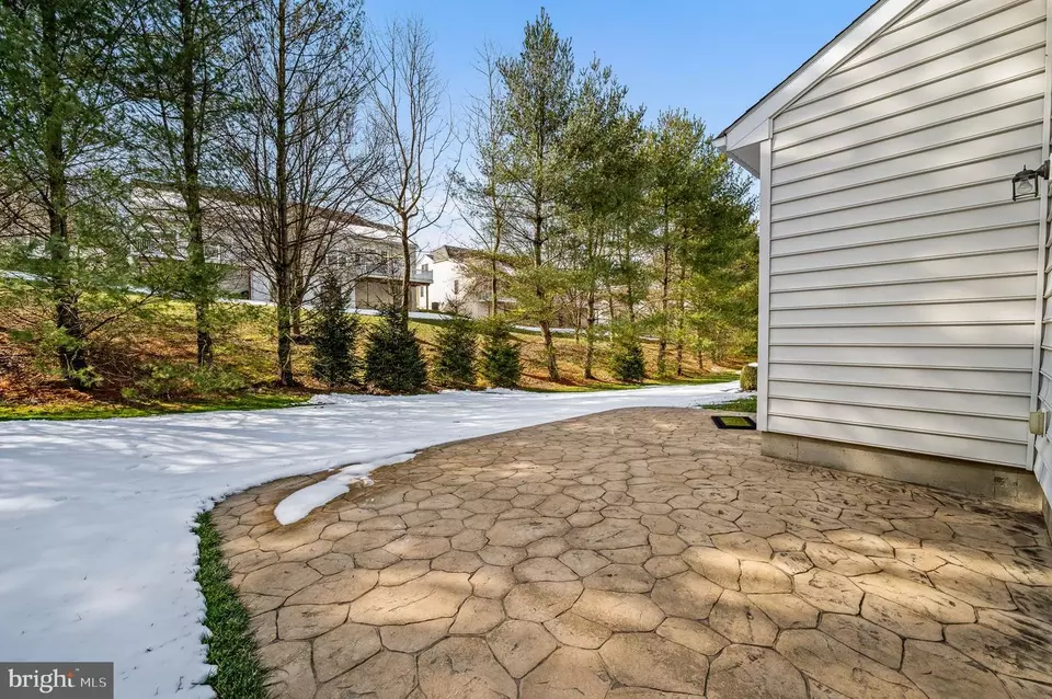 Exterior - 604 Strawbridge Ln, West Grove, PA 19390 photo 7 of 11