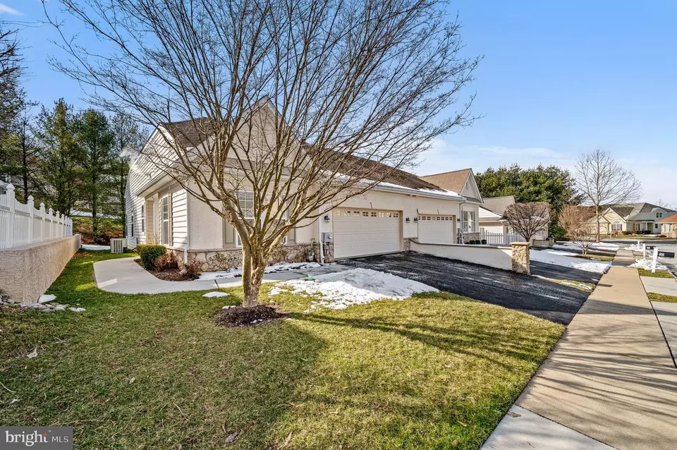 Exterior - 604 Strawbridge Ln, West Grove, PA 19390 photo 4 of 11