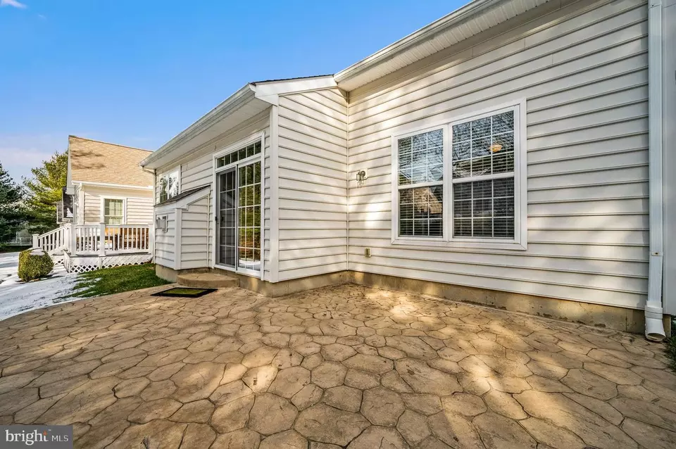 Exterior - 604 Strawbridge Ln, West Grove, PA 19390 photo 6 of 11