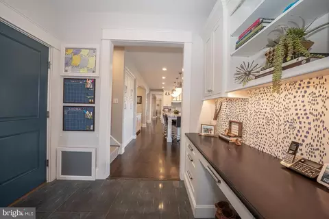 Entry Way - 419 Pugh Rd, Wayne, PA 19087 photo 8 of 15
