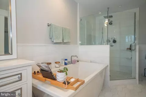 Bath - 419 Pugh Rd, Wayne, PA 19087 photo 5 of 13