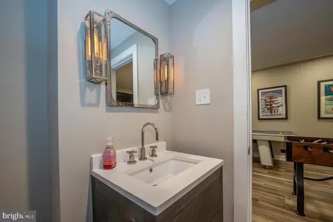 Bath - 419 Pugh Rd, Wayne, PA 19087 photo 11 of 13