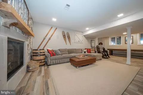 Living - 419 Pugh Rd, Wayne, PA 19087 photo 14 of 17