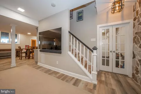 Entry Way - 419 Pugh Rd, Wayne, PA 19087 photo 14 of 15