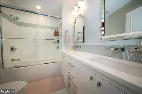 Bath - 419 Pugh Rd, Wayne, PA 19087 photo 7 of 13