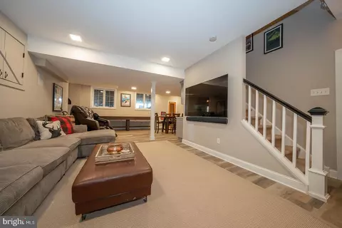 Living - 419 Pugh Rd, Wayne, PA 19087 photo 15 of 17