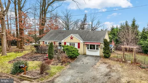 416 N Five Pts, West Chester, PA 19380