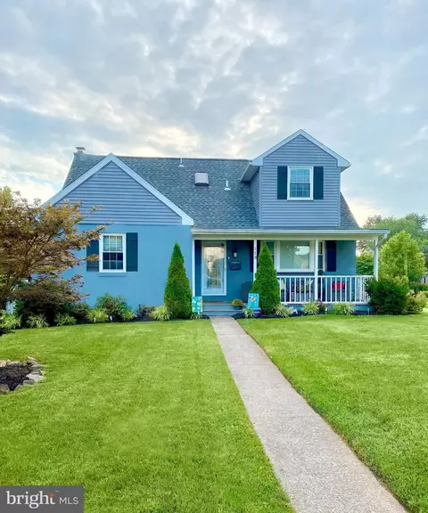 113 Greenview Dr, West Chester, PA 19382