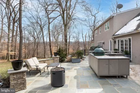 Exterior - 150 Kynlyn Rd, Radnor, PA 19087 photo 6 of 10