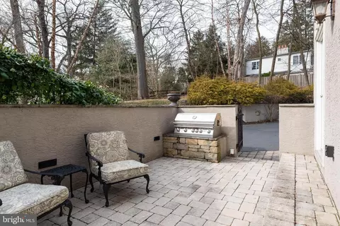 Exterior - 150 Kynlyn Rd, Radnor, PA 19087 photo 8 of 10