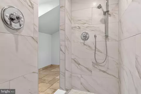Bath - 150 Kynlyn Rd, Radnor, PA 19087 photo 9 of 12