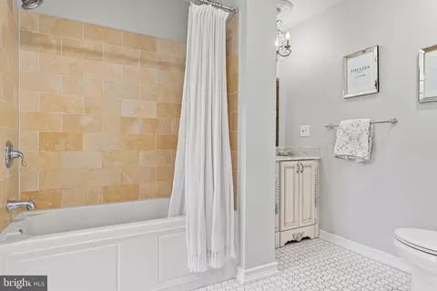 Bath - 150 Kynlyn Rd, Radnor, PA 19087 photo 5 of 12