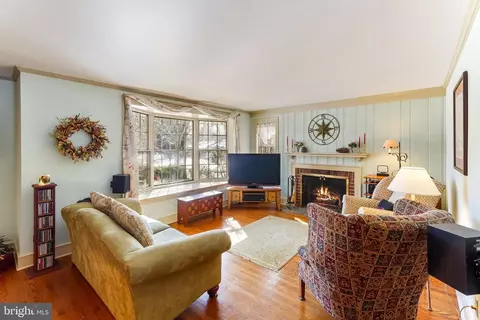 Living - 126 Penn Rd, Wayne, PA 19087 photo 2 of 5