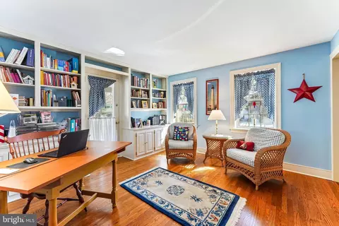 Living - 126 Penn Rd, Wayne, PA 19087 photo 4 of 5