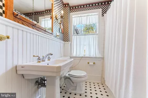 Bath - 126 Penn Rd, Wayne, PA 19087 photo 1 of 2