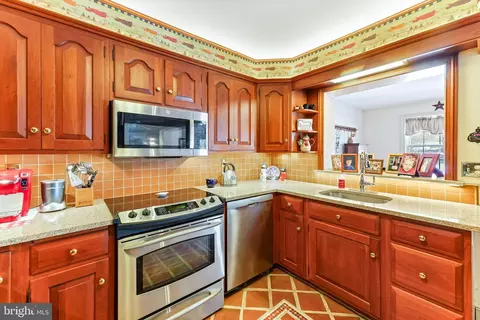 Kitchen - 126 Penn Rd, Wayne, PA 19087 photo 3 of 3