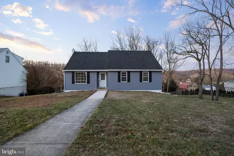 5 Marshall Cir, Downingtown, PA 19335