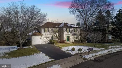1013 Winding River Ln, Phoenixville, PA 19460