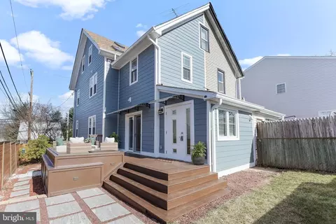 64 W Central Ave, Paoli, PA 19301
