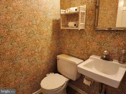 Bath - 613 Brainerd Pl, Exton, PA 19341 photo 1 of 3